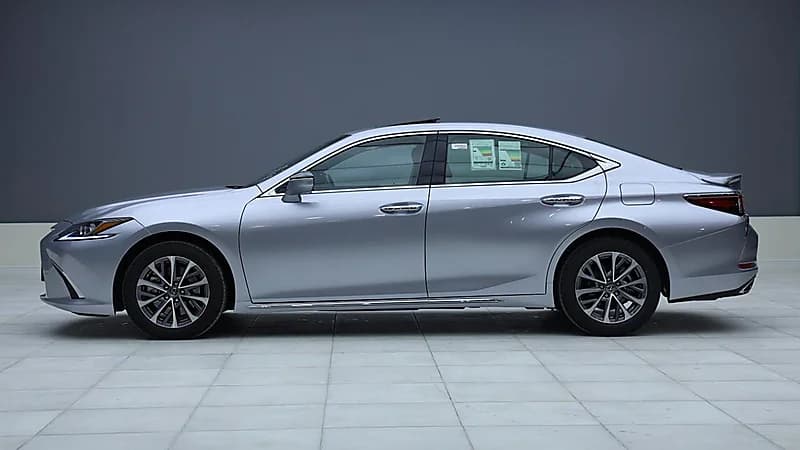 مواصفات وسعر لكزس ES350 A A ستاندر 2023