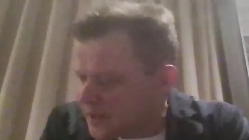 متخصص في جراحة العظام : نيفيز‬⁩ على ما يرام وسيعود قريبًا  .. فيديو