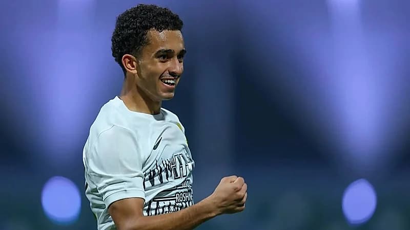 نيوم ينافس الرياض لضم أحمد الغامدي