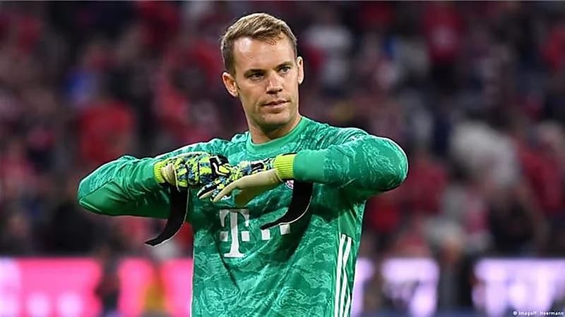 مانويل نوير يوقع عقدًا جديدًا مع بايرن ميونخ حتى 2026