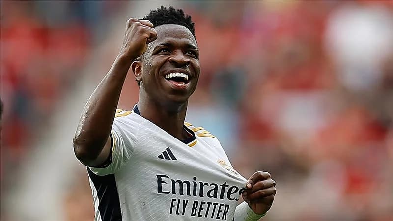 فينيسيوس يفاجئ ريال مدريد ويرفض تجديد عقده