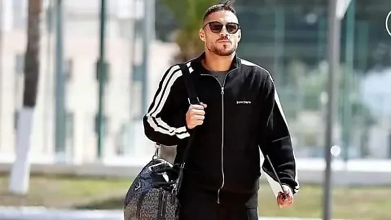 لاعب تونسي ينفذ وعده ويحلق شاربه على الهواء بعد  استدعاء بلايلي للمنتخب  ..  فيديو