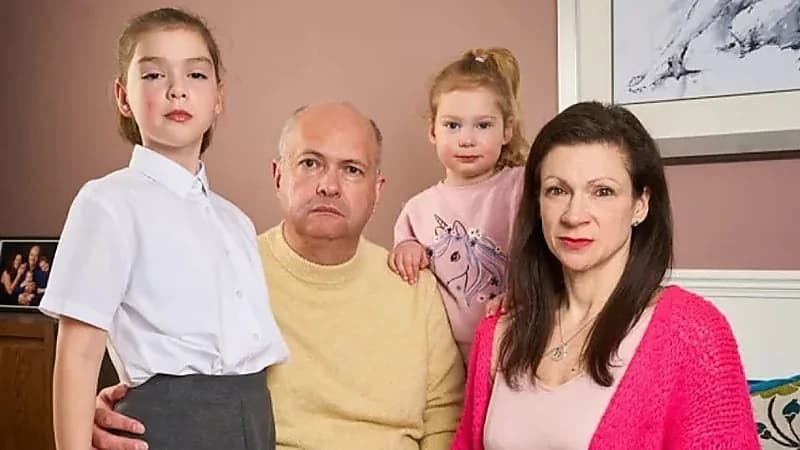 اعتقال أولياء أمور اشتكوا في محادثة واتساب مدرسية