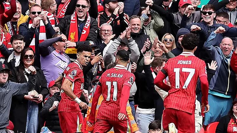 ليفربول يقترب من لقب الدوري الإنجليزي