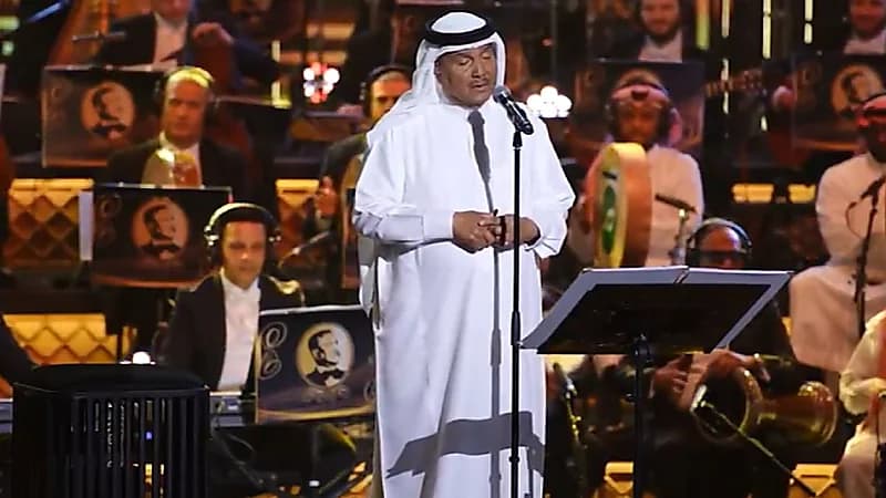 محمد عبده يطرب الحضور في الأوبرا المصرية بألحان طلال   .. فيديو