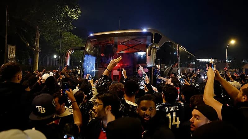 سيارة تدهس مشجعي سان جيرمان عقب التأهل لنهائي أبطال أوروبا