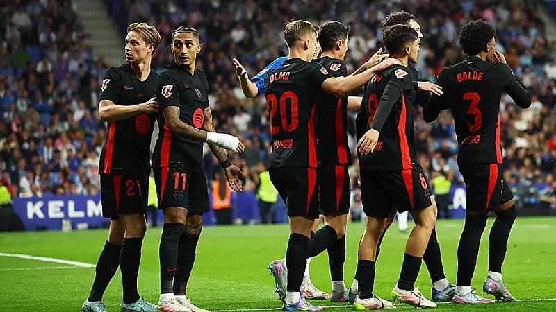 برشلونة يُتوج رسميًا بلقب الدوري الإسباني