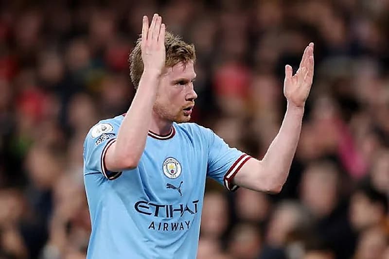 دي بروين يرفض عروض أندية روشن ويقترب من الانضمام إلى نابولي