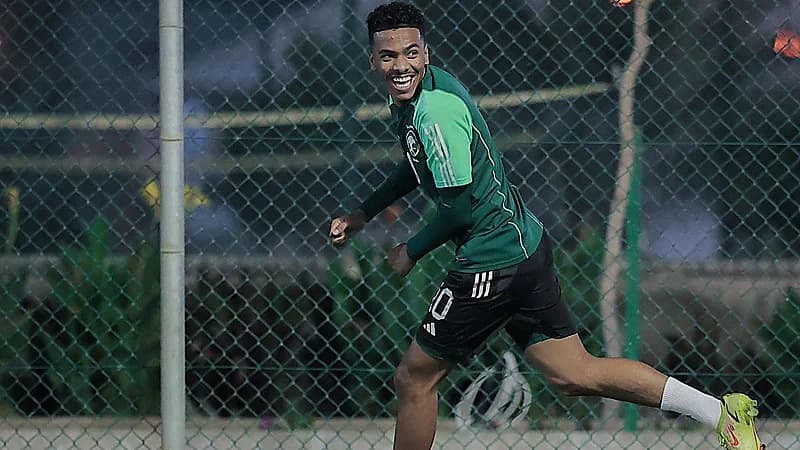 كشاف في بشكتاش يوصي بالتعاقد مع مصعب الجوير