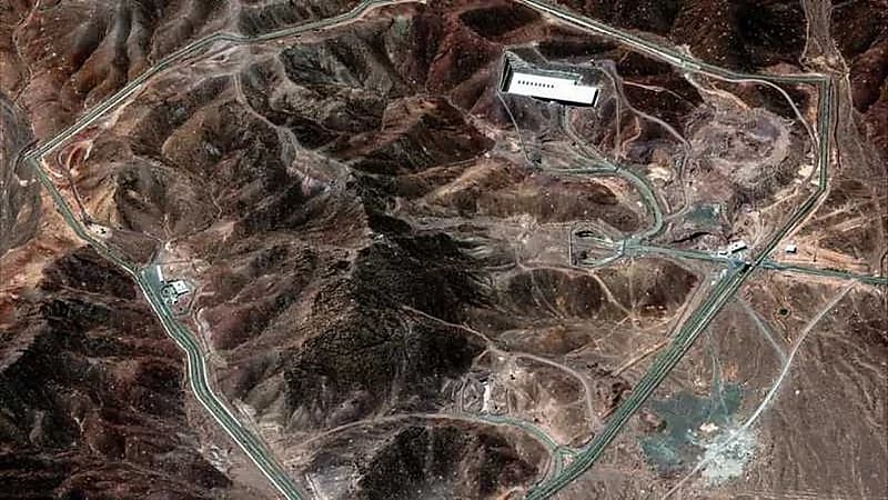 أقمار صناعية تكشف حركة غير معتادة في فوردو النووية بإيران