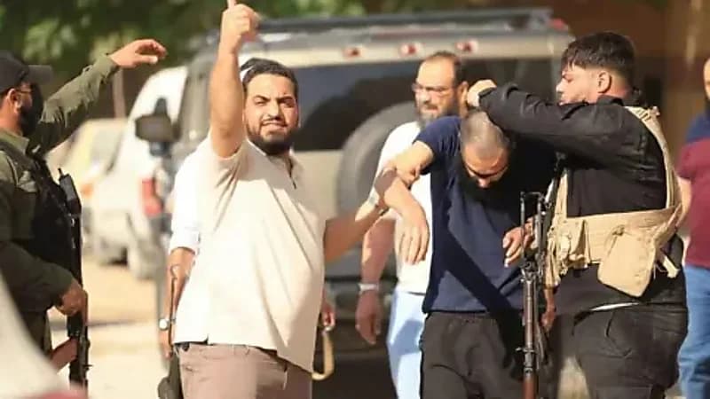 سوري يعثر على سيارته المسروقة ضمن مركبات الداخلية السورية