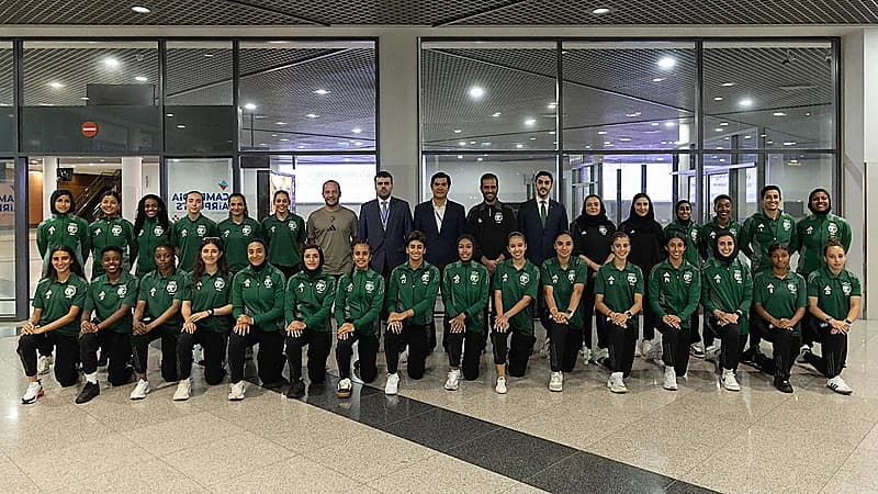 أخضر السيدات يصل كمبوديا للبدء مشاوره في تصفيات كأس آسيا 2026