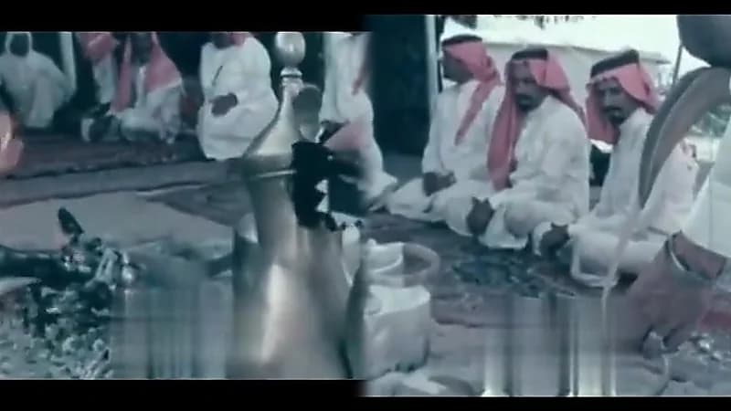 مقطع نادر للأمير سعود بن عبد المحسن في رحلة برية ومقناص