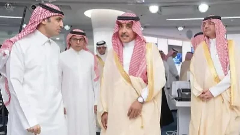 وزير الإعلام يزور مقر قناة العربية بعد نقل عملياتها إلى الرياض