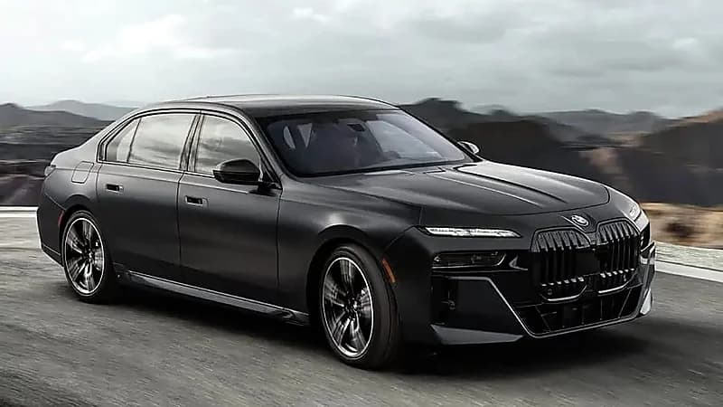 أبرز مواصفات وأسعار بي إم دبليو الفئة السابعة 2025 .. صور