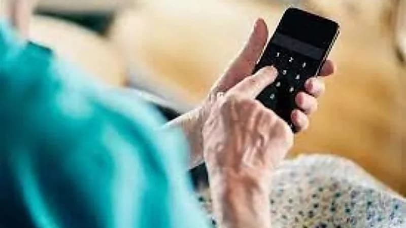 ثمانيني يخسر أكثر من مليون دولار في عملية احتيال عاطفية