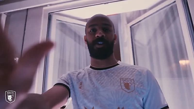 العُلا يعلن التعاقد مع حمدان الشمراني .. فيديو