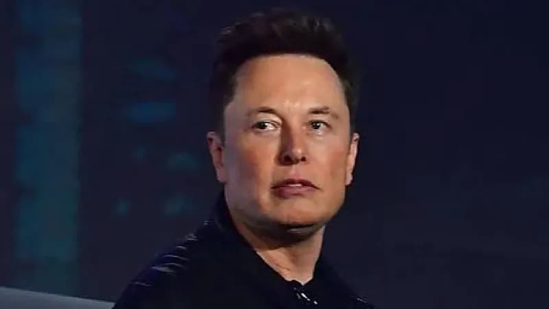 إيلون ماسك يرفع دعوى قضائية ضد شركتي آبل وأوبن إيه آي