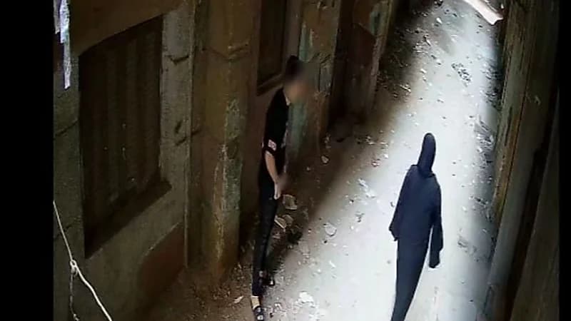 القبض على عامل تحرش بفتاة أثناء سيرها بالشارع