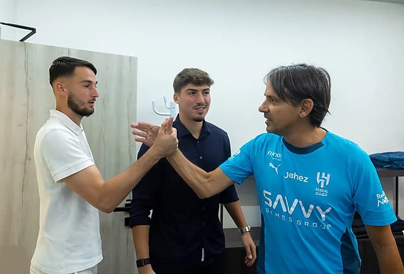 أول اجتماع بين إنزاغي وباتوييه وأكتشيشيك في الهلال .. صور