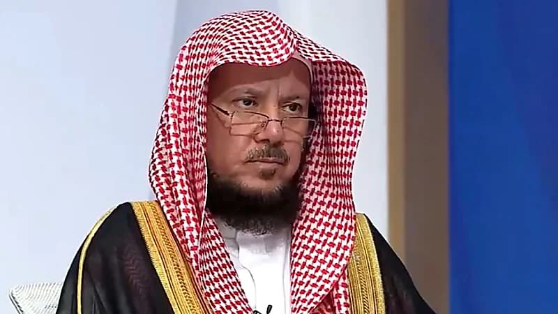 حكم من ارتكب محظورًا من محظورات الإحرام عن جهل .. فيديو