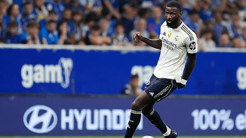 الإصابة تبعد مدافع ريال مدريد عن الملاعب