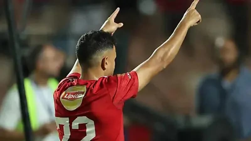 جماهير الأهلي المصري تهاجم تريزيغيه قبل مواجهة سيراميكا  ..  فيديو