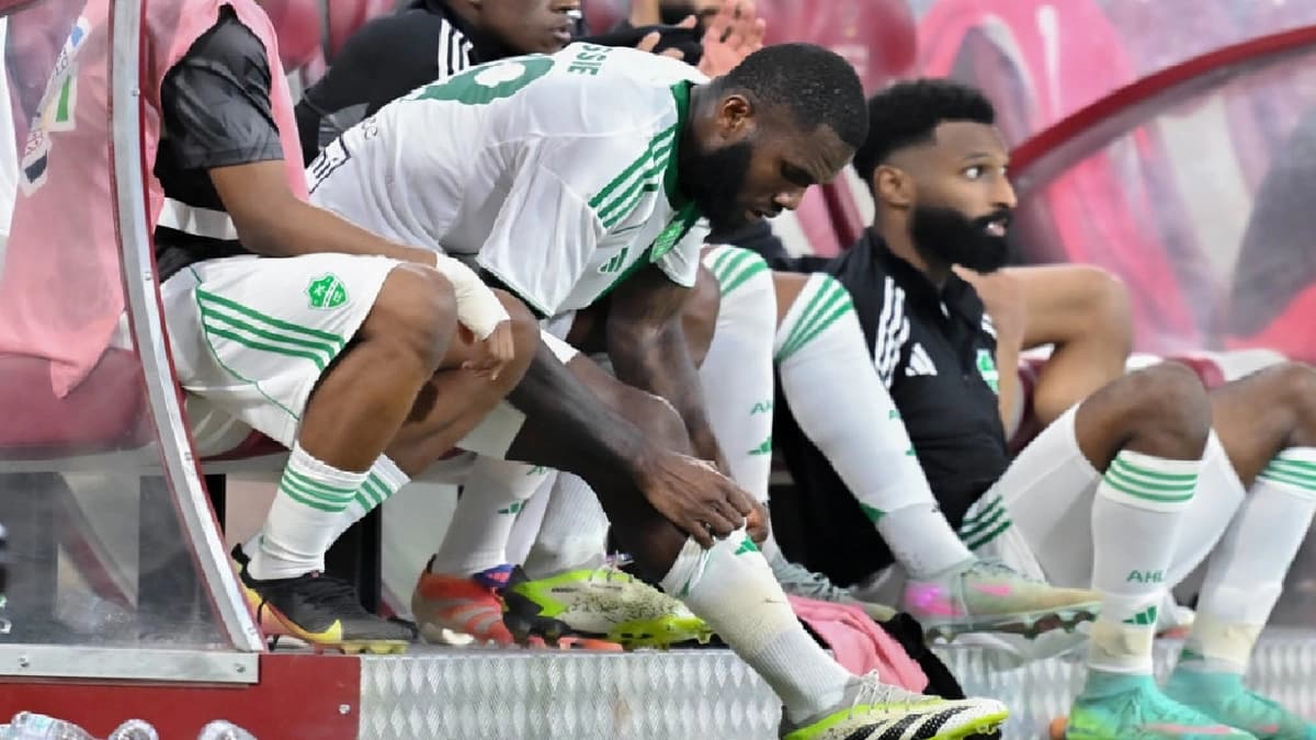 الأهلي ينتظر نتائج فحص كيسيه قبل مواجهة الباطن