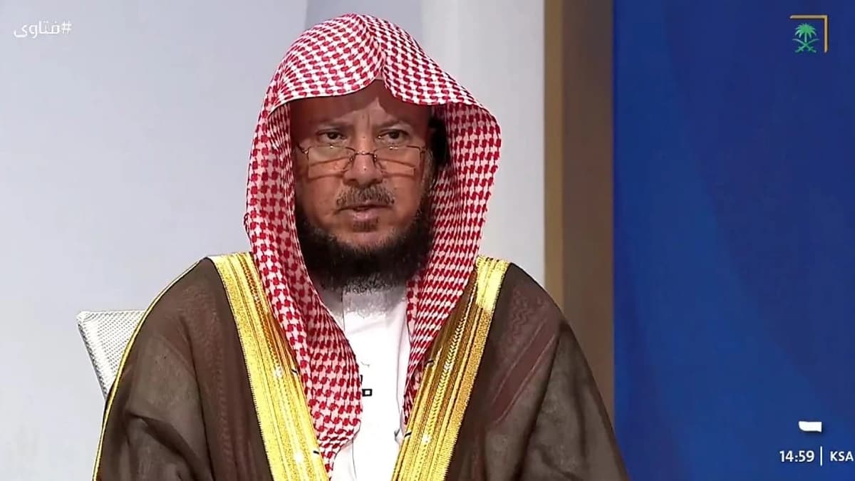 السليمان: لا حرج في استخدام الكتم أو الوسمة لتغيير الشيب عند النساء .. فيديو