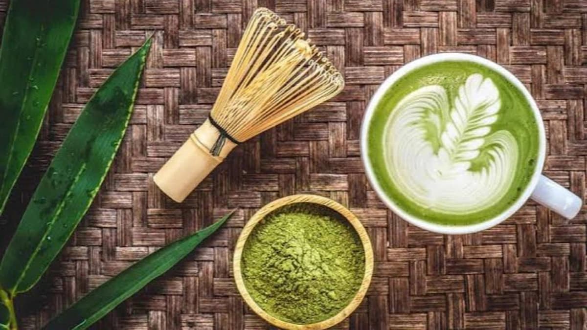 تحذيرات من تساقط الشعر بسبب الإفراط في شرب الماتشا