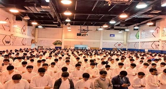 بالصور.. جميع طلاب مدارس المملكة يؤدون صلاة الاستسقاء