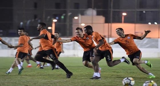 مواجهتين ساخنتين نتائجهما تغير شكل جدول الدوري الليلة