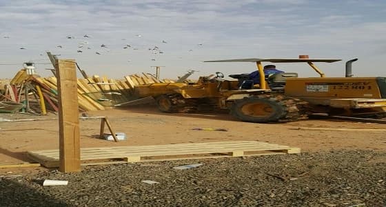 بالصور.. أمانة الرياض تشارك في حملة وطن بلا مخالف بإزالة 10 محلات تجارية