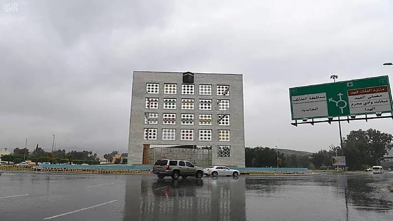 إغلاق طريق الهدا في الاتجاهين