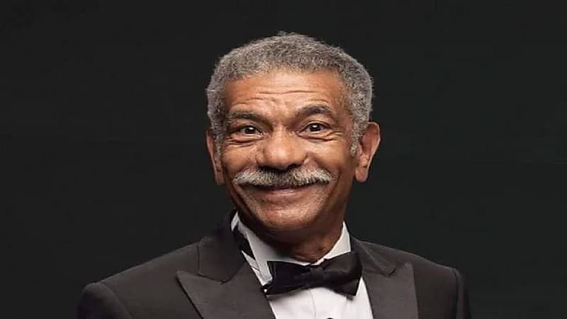 بالفيديو.. سيد رجب يرقص في حفلة ويجز