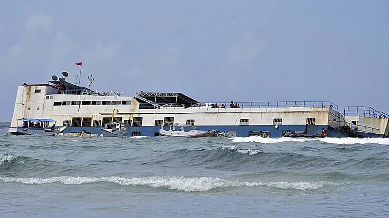 غرق عبارة في إندونسيا يُسفر عن 15 قتيل و19 مفقود