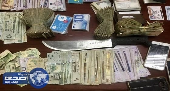 ضبط 8 بتهمة السطو علي المحال التجارية في القصيم