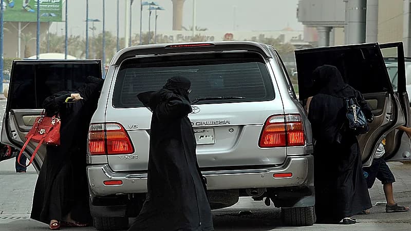 في يوم المرأة.. 85% من رخص القيادة للمرأة كانت لسعوديات
