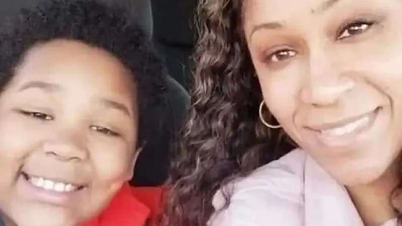 طفل يقتل والدته رميًا بالرصاص لرفضها شراء لعبة له