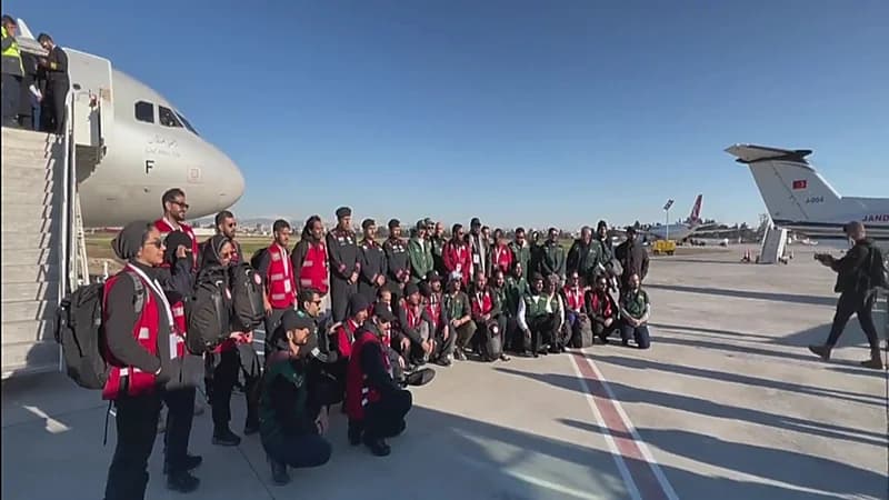 شاهد.. وصول البعثة السعودية المشاركة في إغاثة متضرري الزلزال إلى تركيا