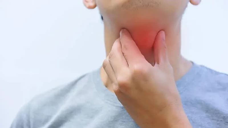 أسباب التهاب الحلق عند الاستيقاظ صباحاً