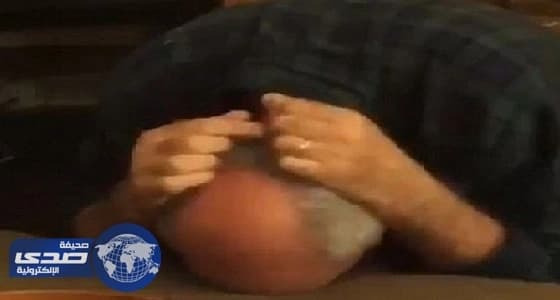 تفاصيل بكاء مسن مصري كالأطفال فرحا بصعود الفراعنة إلى مونديال روسيا