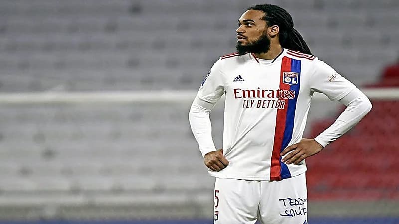 "النصر" يقترب من ضم لاعب ليون الفرنسي