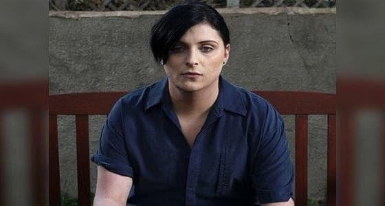 بالصور.. بريطاني يغير جنسه 3 مرات