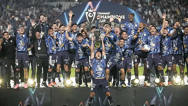 باتشوكا يوجه رسالة لأندية المجموعة الثامنة