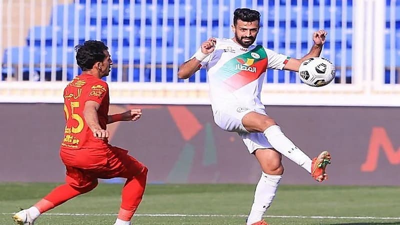 لاعب الاتفاق مهدد بالحرمان من كرة القدم 