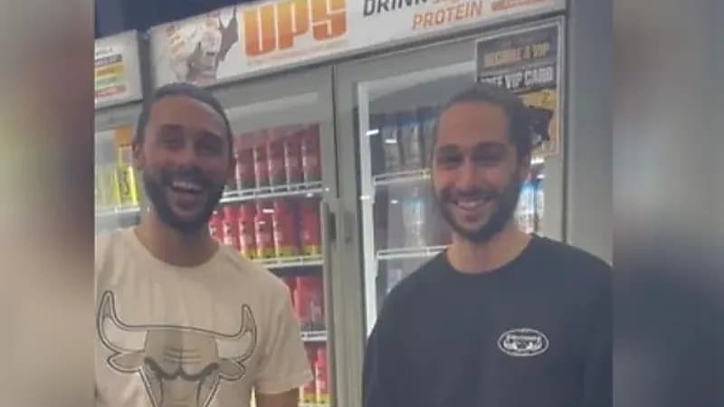 امرأة تلتقي بشبيه زوجها صدفة