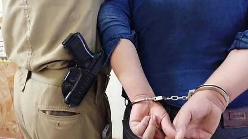 القبض على مدرس هتك عرض فتاتين داخل حضانة