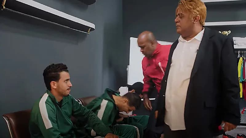 شاهد.. خالد الفراج يُقلد مدرب المنتخب هيرفي رينارد