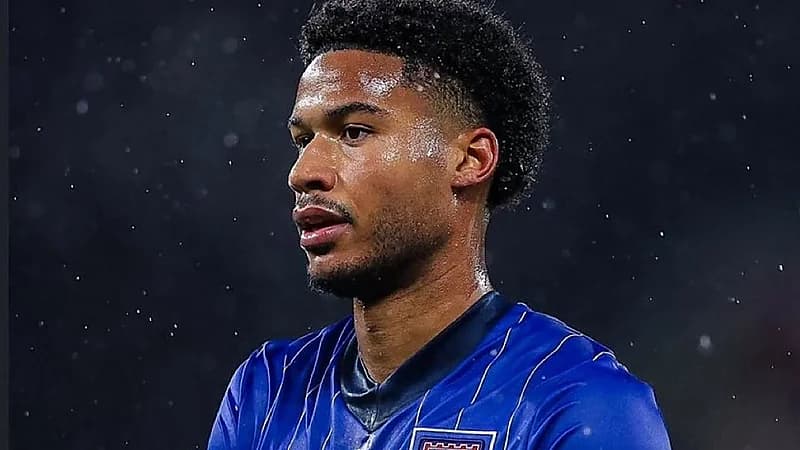 نيوم يجري مفاوضات مع ينس كايوستي لاعب نابولي